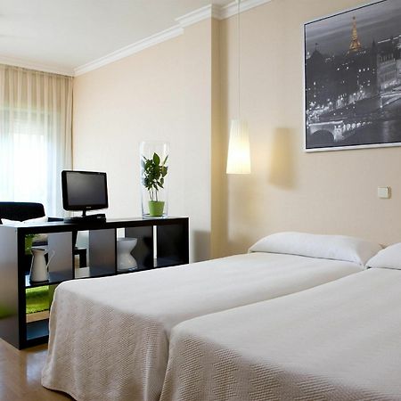Apartamentos Th La Florida Madrid Værelse billede