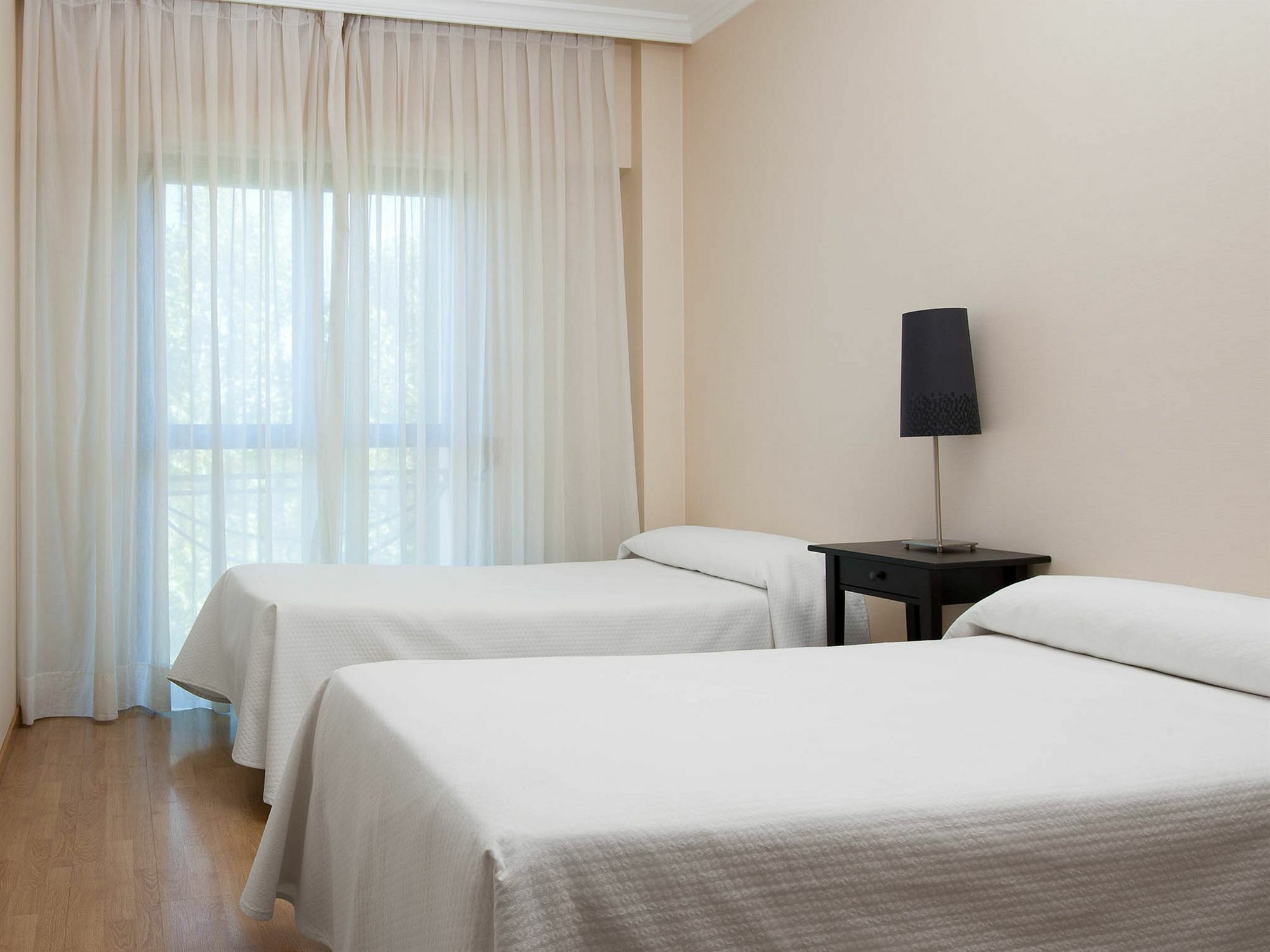 Apartamentos Th La Florida Madrid Eksteriør billede
