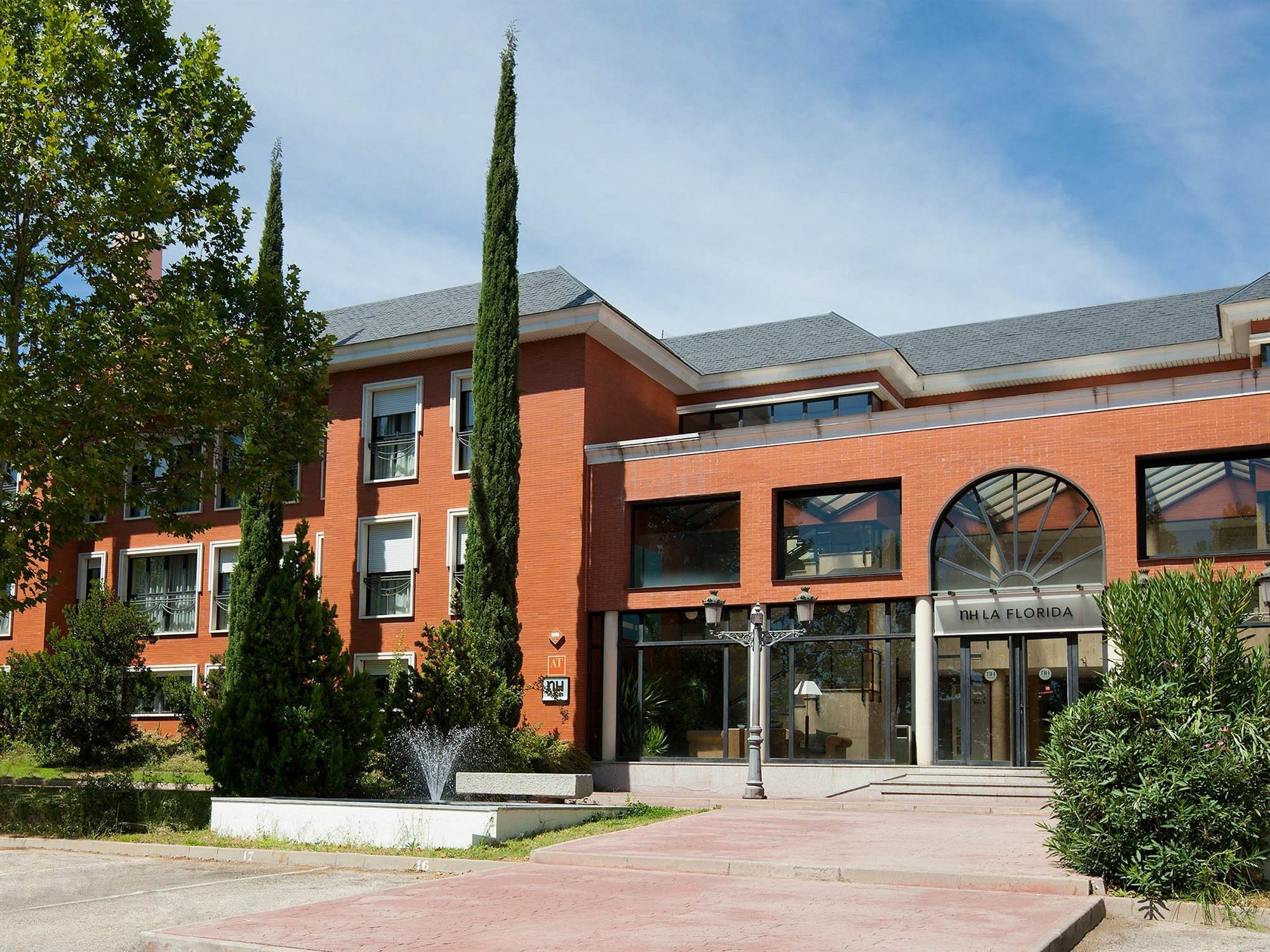 Apartamentos Th La Florida Madrid Eksteriør billede